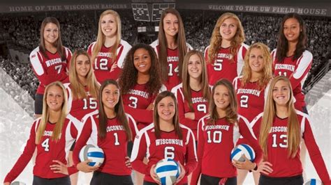 Photos: Samantha Madars top Wisconsin volleyball。